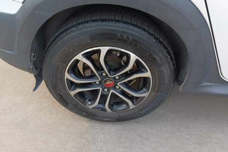 Used FORTHING Joyear XV 2016 1.6L CVT Luxury Model Right Rear Wheel Hub