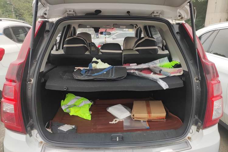 Used FORTHING Joyear XV 2016 1.6L CVT Comfort Model Trunk