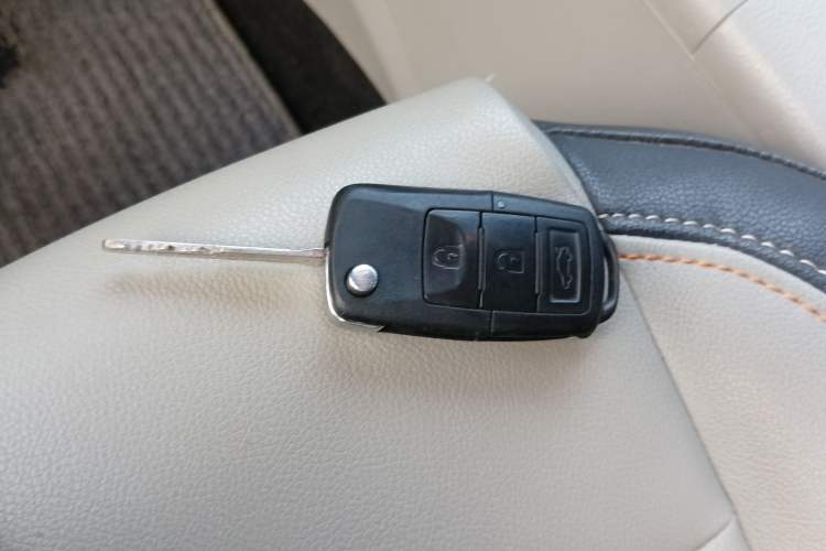 Used FORTHING Joyear XV 2016 1.6L CVT Luxury Model Vehicle Key
