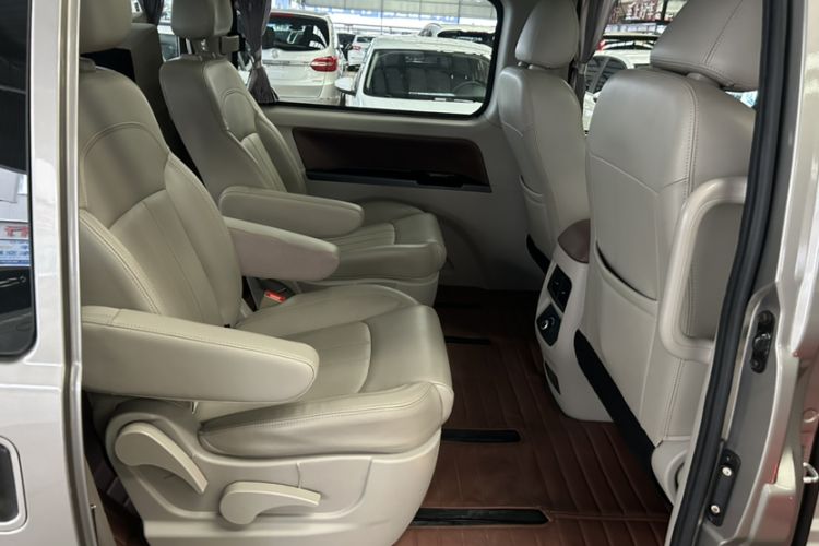 Used FORTHING Lingzhi 2017 M5 1.6L Luxury Model Interior 10