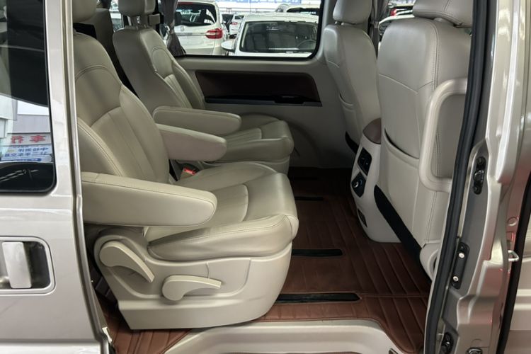 Used FORTHING Lingzhi 2017 M5 1.6L Luxury Model Interior 9