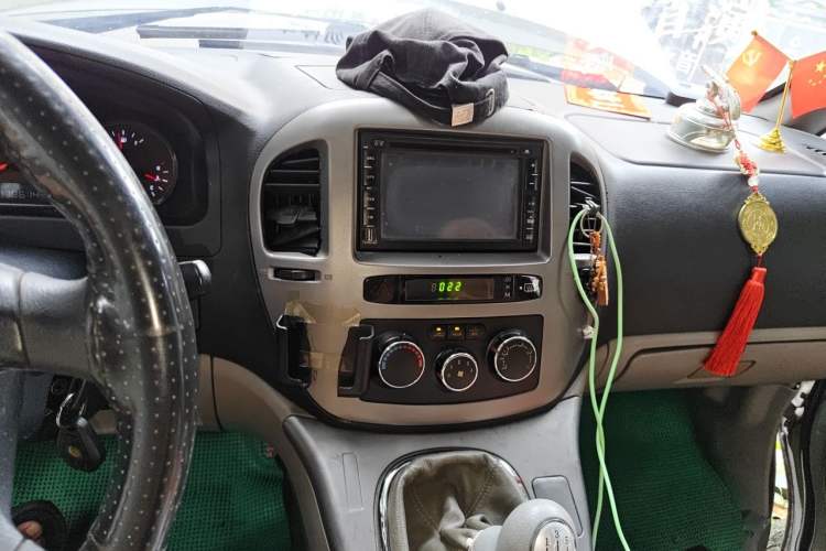 Used FORTHING Lingzhi 2010 Q7 2.0L 7-Seater Entrepreneur Edition Audio And AC Panel