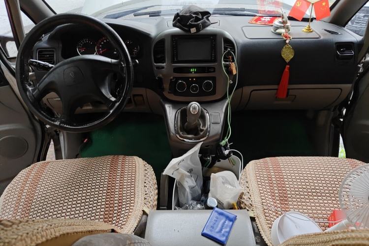 Used FORTHING Lingzhi 2010 Q7 2.0L 7-Seater Entrepreneur Edition Center Console