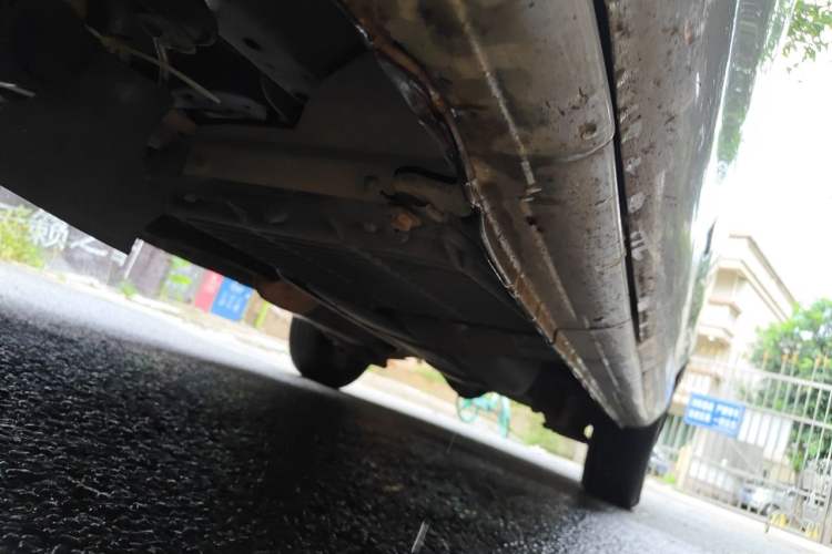 Used FORTHING Lingzhi 2010 Q7 2.0L 7-Seater Entrepreneur Edition Chassis Front Left