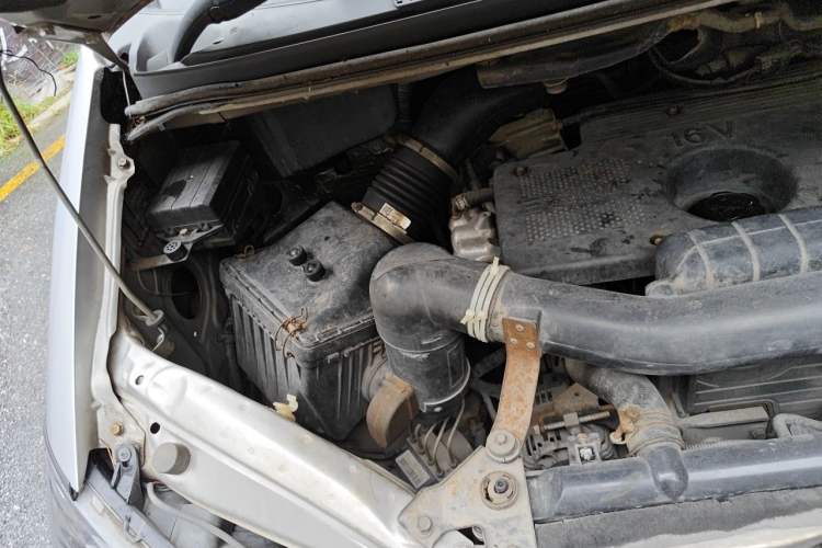 Used FORTHING Lingzhi 2010 Q7 2.0L 7-Seater Entrepreneur Edition Engine Bay Right