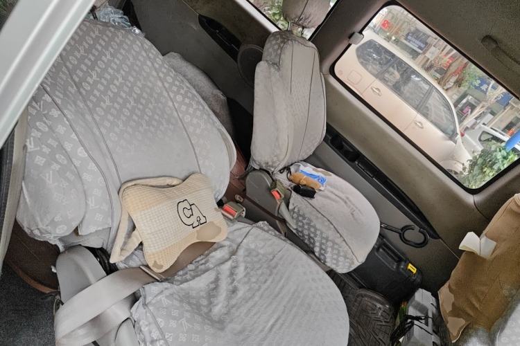 Used FORTHING Lingzhi 2010 Q7 2.0L 7-Seater Entrepreneur Edition Left Rear Seat