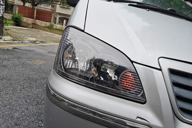 Used FORTHING Lingzhi 2010 Q7 2.0L 7-Seater Entrepreneur Edition Right Front Headlight