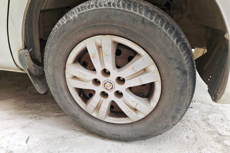 Used FORTHING Lingzhi 2010 2.0L CMV 4G63 Right Front Wheel Hub