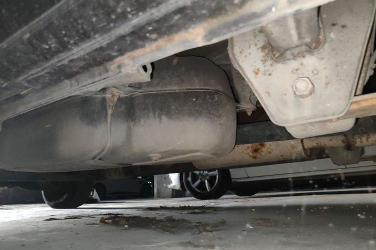 Used FORTHING Lingzhi 2011 2.0L C11E Short-Wheelbase Comfort Edition Chassis Rear Left