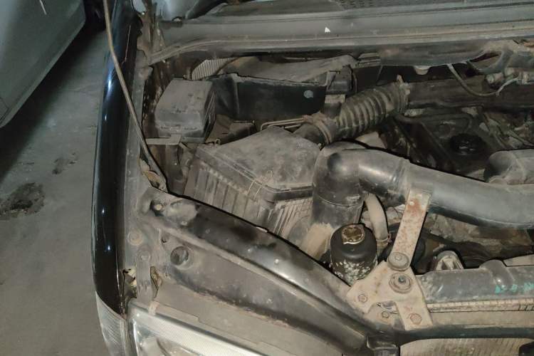 Used FORTHING Lingzhi 2011 2.0L C11E Short-Wheelbase Comfort Edition Engine Bay Right
