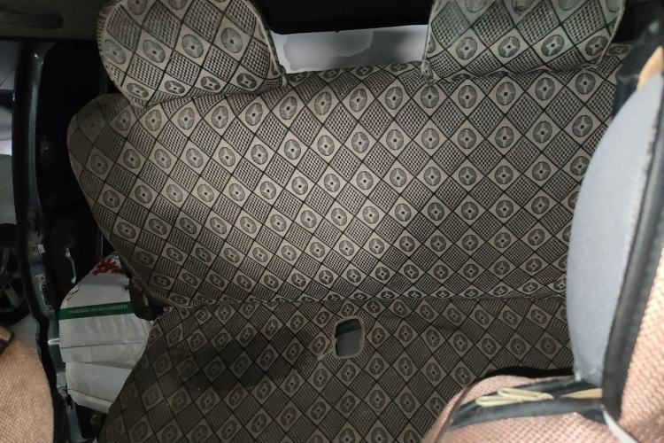 Used FORTHING Lingzhi 2011 2.0L C11E Short-Wheelbase Comfort Edition Left Rear Seat
