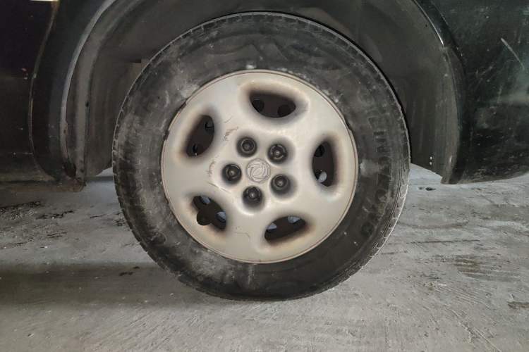Used FORTHING Lingzhi 2011 2.0L C11E Short-Wheelbase Comfort Edition Right Front Wheel Hub