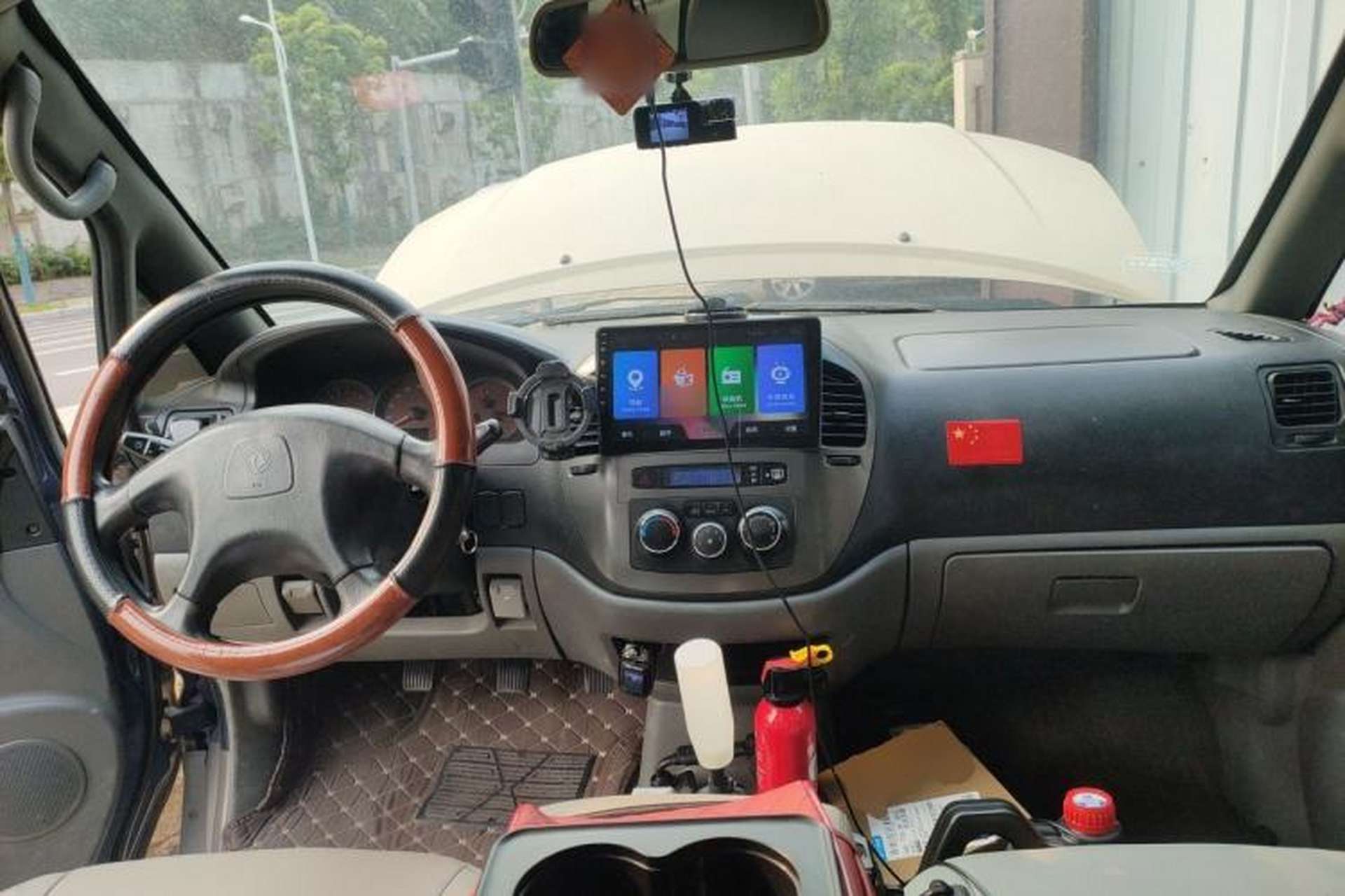 Used FORTHING Lingzhi 2011 Q3 2.0L Short-Wheelbase Standard Edition Center Console