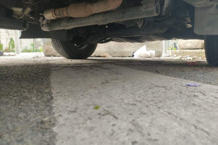 Used FORTHING Lingzhi 2011 Q3 2.0L Short-Wheelbase Standard Edition Chassis Front Right