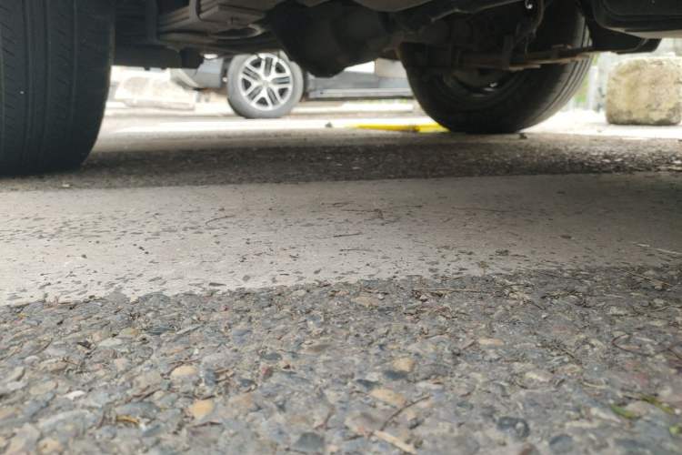 Used FORTHING Lingzhi 2011 Q3 2.0L Short-Wheelbase Standard Edition Chassis Rear Right