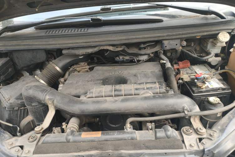 Used FORTHING Lingzhi 2011 Q3 2.0L Short-Wheelbase Standard Edition Engine Bay