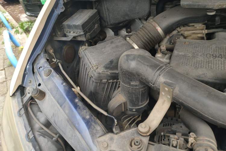 Used FORTHING Lingzhi 2011 Q3 2.0L Short-Wheelbase Standard Edition Engine Bay Right