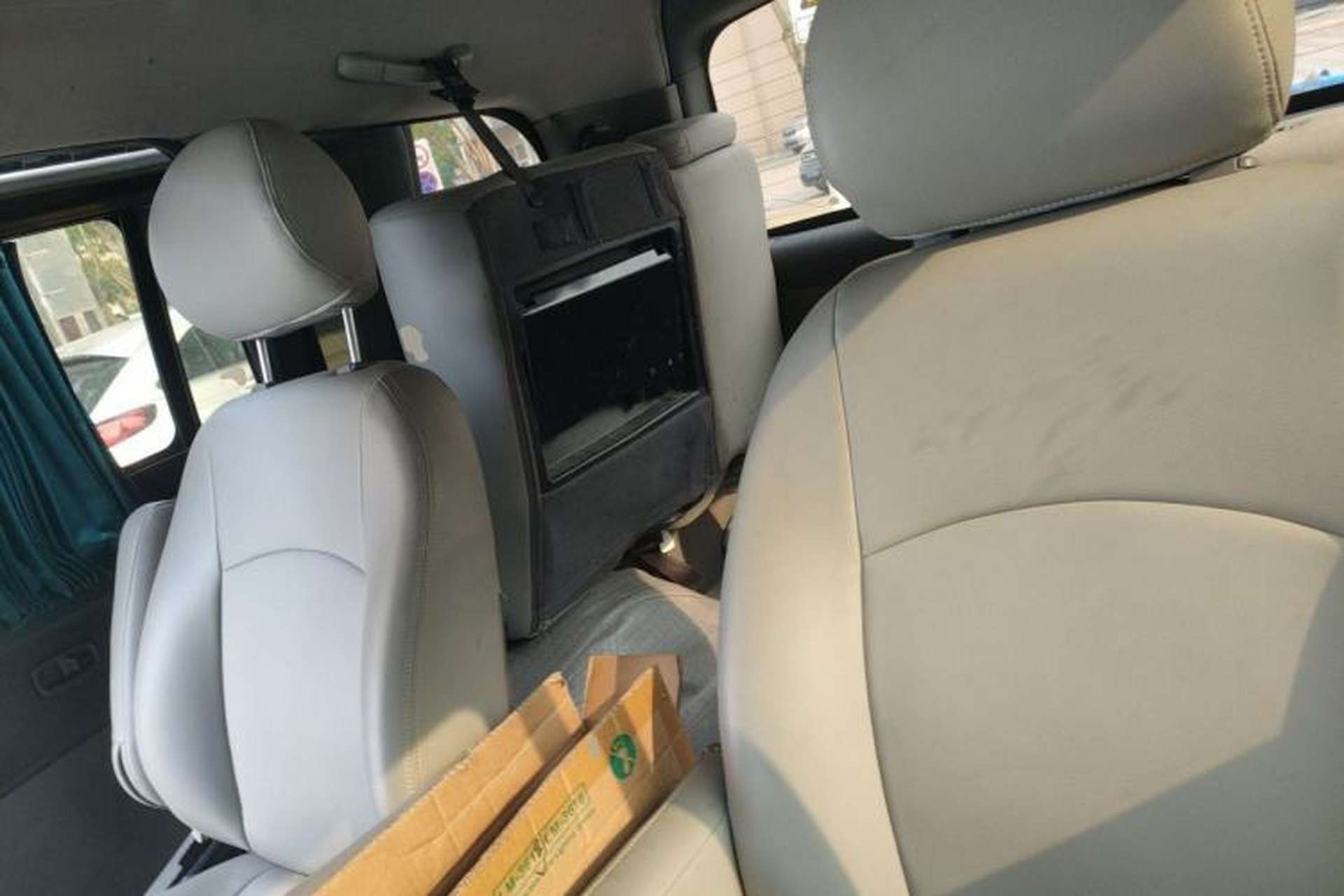 Used FORTHING Lingzhi 2011 Q3 2.0L Short-Wheelbase Standard Edition Left Rear Seat