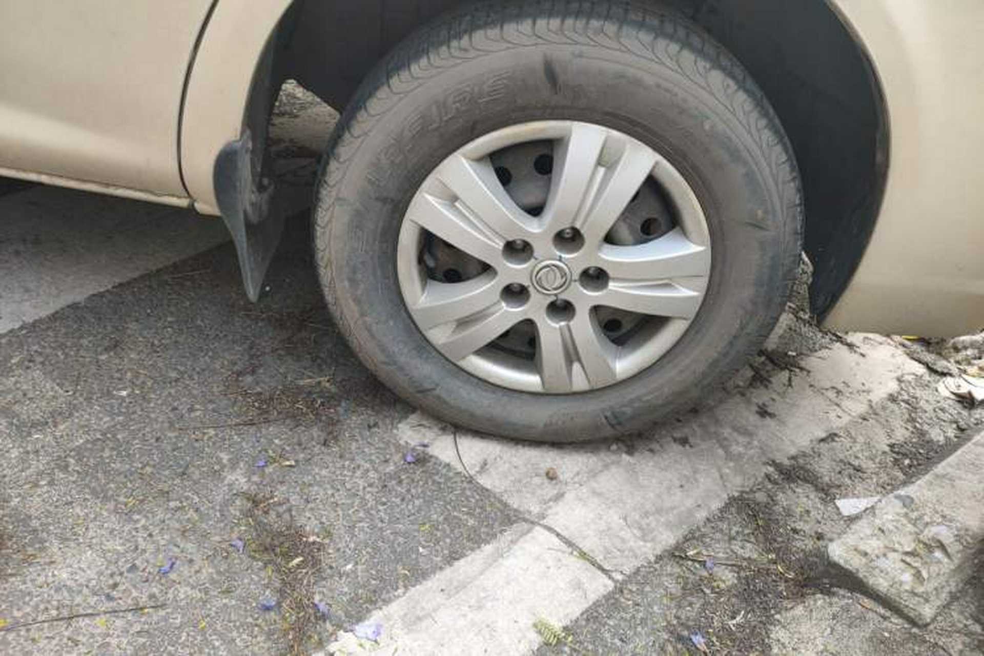 Used FORTHING Lingzhi 2011 Q3 2.0L Short-Wheelbase Standard Edition Right Front Wheel Hub