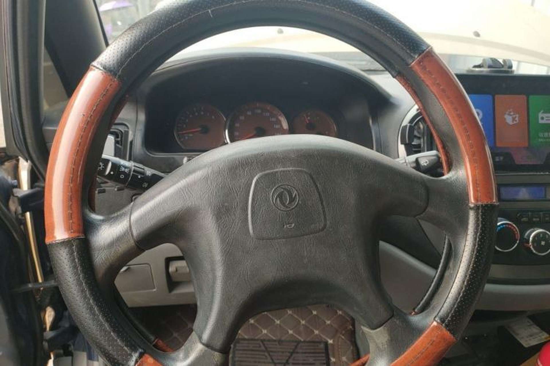 Used FORTHING Lingzhi 2011 Q3 2.0L Short-Wheelbase Standard Edition Steering Wheel