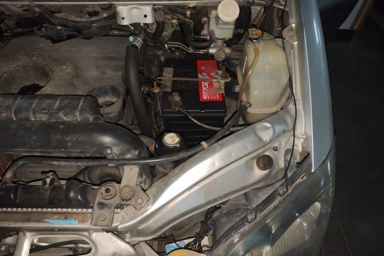 Used FORTHING Lingzhi 2011 Q3 2.0L 7-seat Long Wheelbase Commercial Version Engine Bay Left