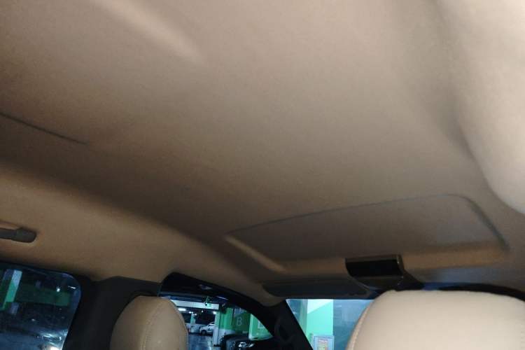 Used FORTHING Lingzhi 2011 Q3 2.0L 7-seat Long Wheelbase Commercial Version Headliner