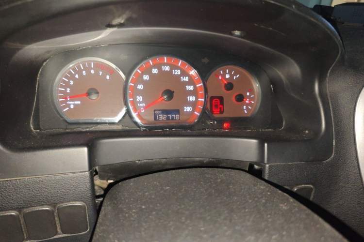 Used FORTHING Lingzhi 2011 Q3 2.0L 7-seat Long Wheelbase Commercial Version Odometer Close Up