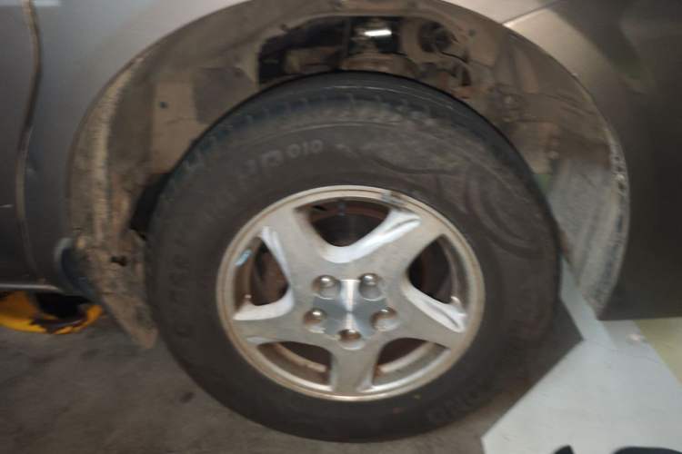 Used FORTHING Lingzhi 2011 Q3 2.0L 7-seat Long Wheelbase Commercial Version Right Front Wheel Hub