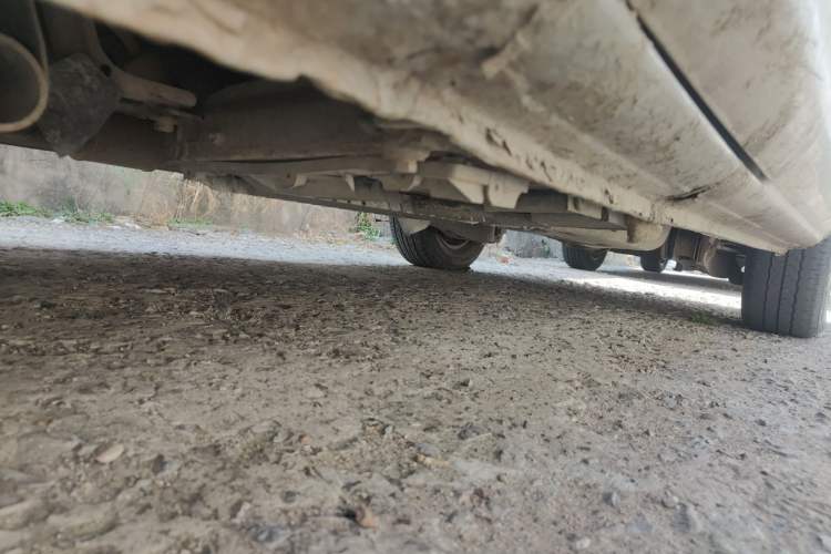 Used FORTHING Lingzhi 2011 Q3 2.0L Short-Wheelbase Standard Edition Chassis Front Left