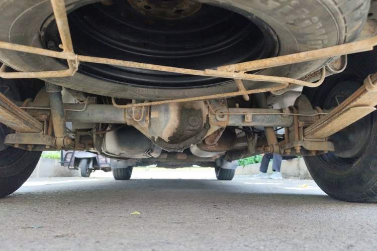 Used FORTHING Lingzhi 2011 Q3 2.0L Short-Wheelbase Standard Edition Chassis Rear