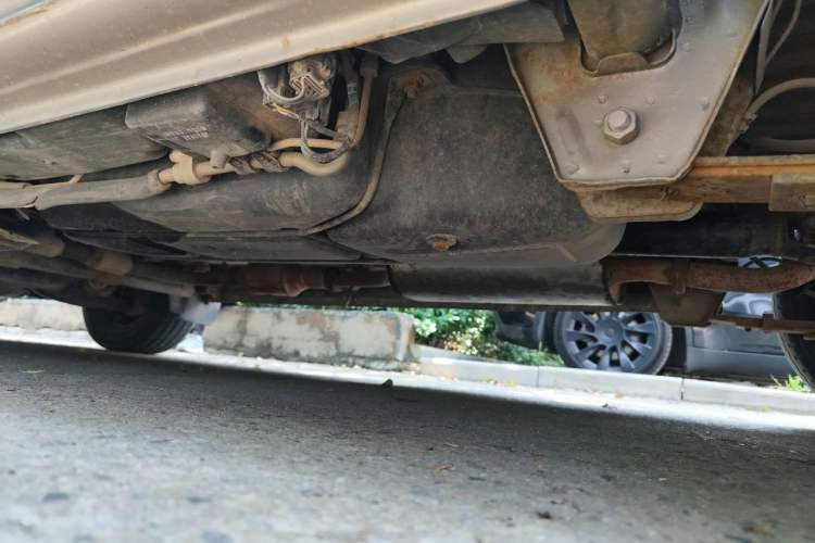 Used FORTHING Lingzhi 2011 Q3 2.0L Short-Wheelbase Standard Edition Chassis Rear Left
