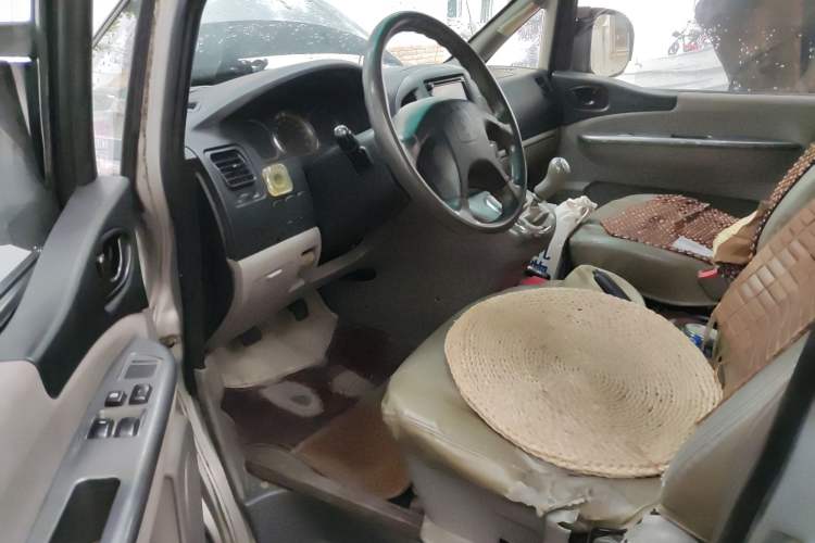 Used FORTHING Lingzhi 2011 1.9T 7-Seater Long-Wheelbase Entrepreneur Edition Driver Seat