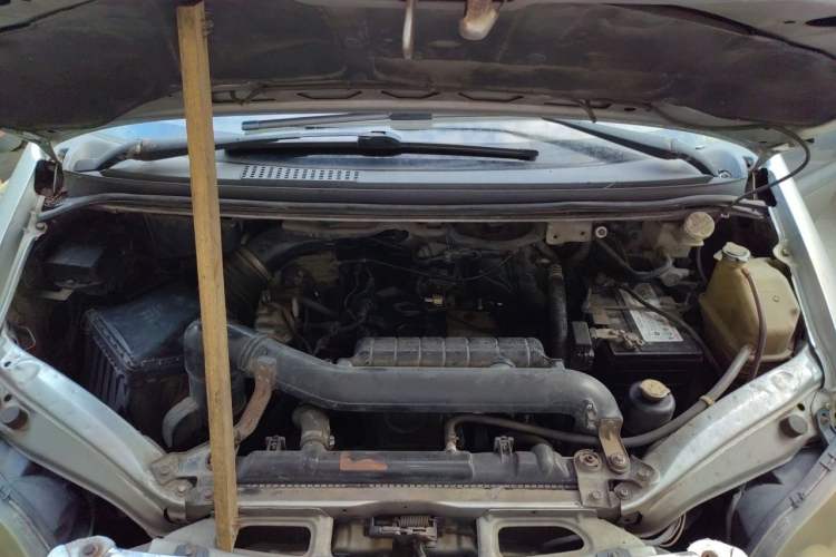 Used FORTHING Lingzhi 2011 Q3 2.0L 7-Seater Long-Wheelbase Entrepreneur Edition Engine Bay