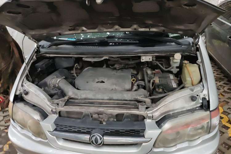 Used FORTHING Lingzhi 2011 1.9T 7-Seater Long-Wheelbase Entrepreneur Edition Engine Bay