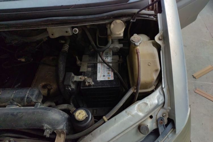 Used FORTHING Lingzhi 2011 Q3 2.0L 7-Seater Long-Wheelbase Entrepreneur Edition Engine Bay Left