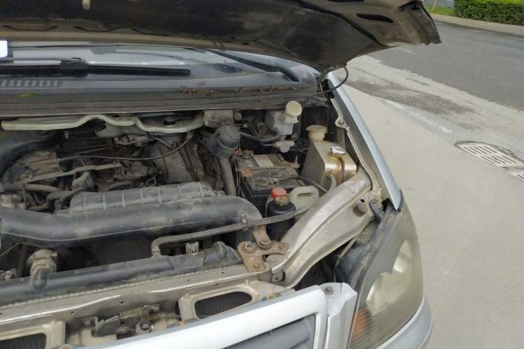 Used FORTHING Lingzhi 2011 Q3 2.0L 7-Seater Long-Wheelbase Entrepreneur Edition Engine Bay Left