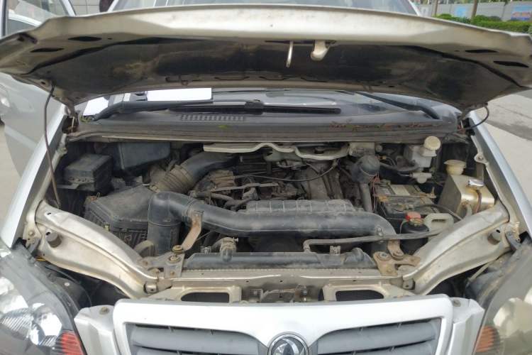 Used FORTHING Lingzhi 2011 Q3 2.0L 7-Seater Long-Wheelbase Entrepreneur Edition Engine Bay