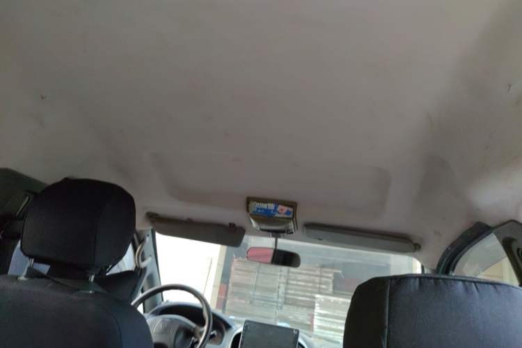 Used FORTHING Lingzhi 2011 Q3 2.0L 7-Seater Long-Wheelbase Entrepreneur Edition Headliner