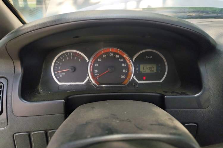 Used FORTHING Lingzhi 2011 Q3 2.0L Short-Wheelbase Standard Edition Instrument Cluster