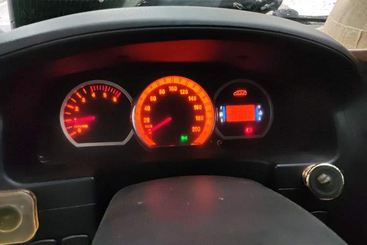 Used FORTHING Lingzhi 2011 1.9T 7-Seater Long-Wheelbase Entrepreneur Edition Instrument Cluster