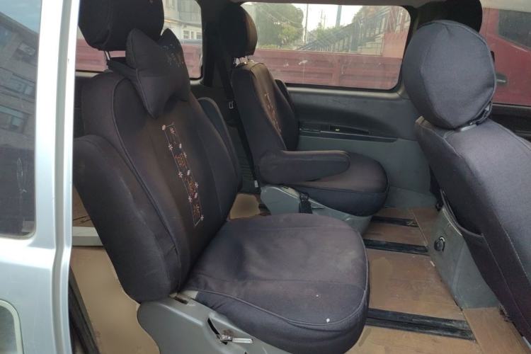 Used FORTHING Lingzhi 2011 Q3 2.0L 7-Seater Long-Wheelbase Entrepreneur Edition Left Rear Seat