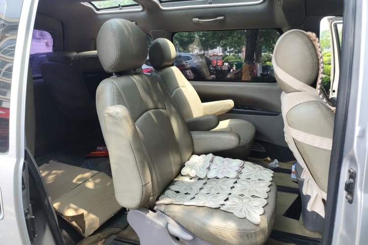 Used FORTHING Lingzhi 2011 Q3 2.0L Short-Wheelbase Standard Edition Left Rear Seat