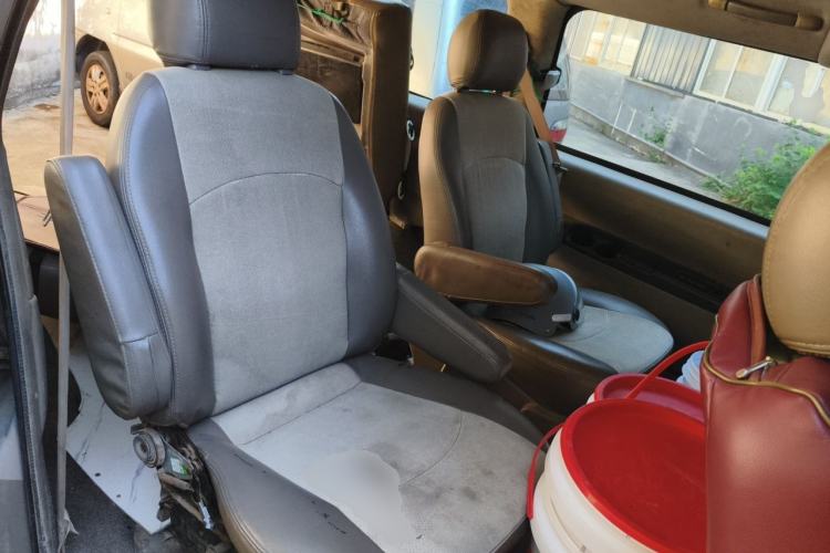 Used FORTHING Lingzhi 2011 Q3 2.0L 7-seat Long-wheelbase Standard Edition Left Rear Seat