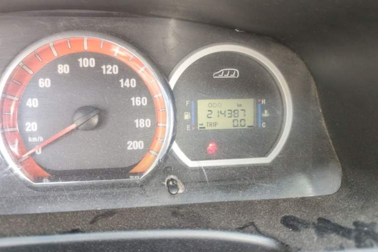 Used FORTHING Lingzhi 2011 Q3 2.0L Short-Wheelbase Standard Edition Odometer Close Up