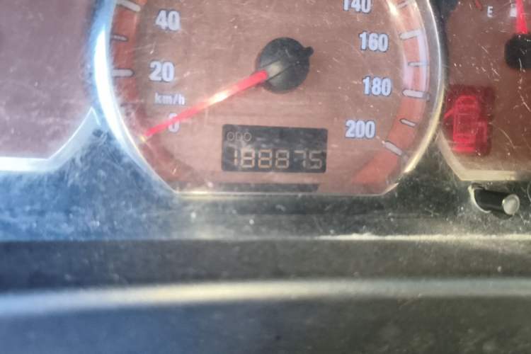 Used FORTHING Lingzhi 2011 Q3 2.0L 7-seat Long-wheelbase Standard Edition Odometer Close Up