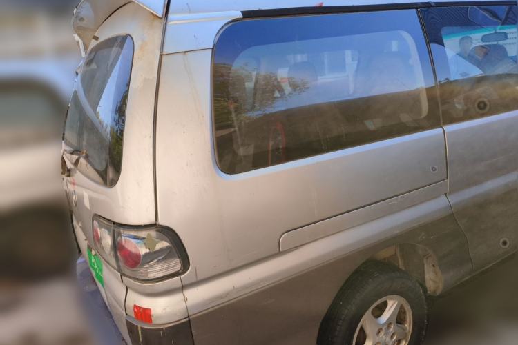 Used FORTHING Lingzhi 2011 Q3 2.0L 7-seat Long-wheelbase Standard Edition Rear Right 45 Deg