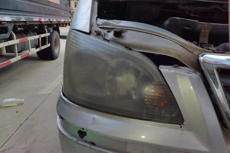 Used FORTHING Lingzhi 2011 Q3 2.0L 7-Seater Long-Wheelbase Entrepreneur Edition Right Front Headlight