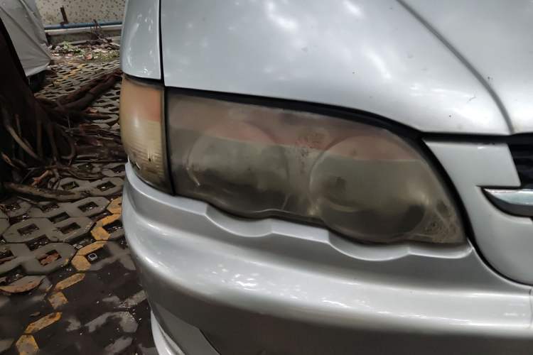 Used FORTHING Lingzhi 2011 1.9T 7-Seater Long-Wheelbase Entrepreneur Edition Right Front Headlight