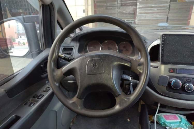 Used FORTHING Lingzhi 2011 Q3 2.0L 7-Seater Long-Wheelbase Entrepreneur Edition Steering Wheel