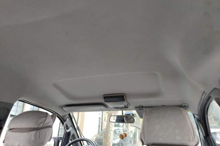 Used FORTHING Lingzhi 2011 Q3 2.0L 7-Seater Long-Wheelbase Entrepreneur Edition Headliner